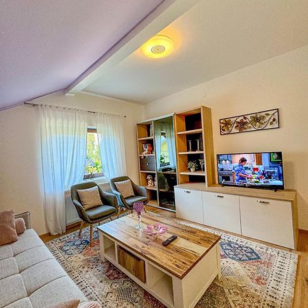 Apartman Mibel Загреб Экстерьер фото