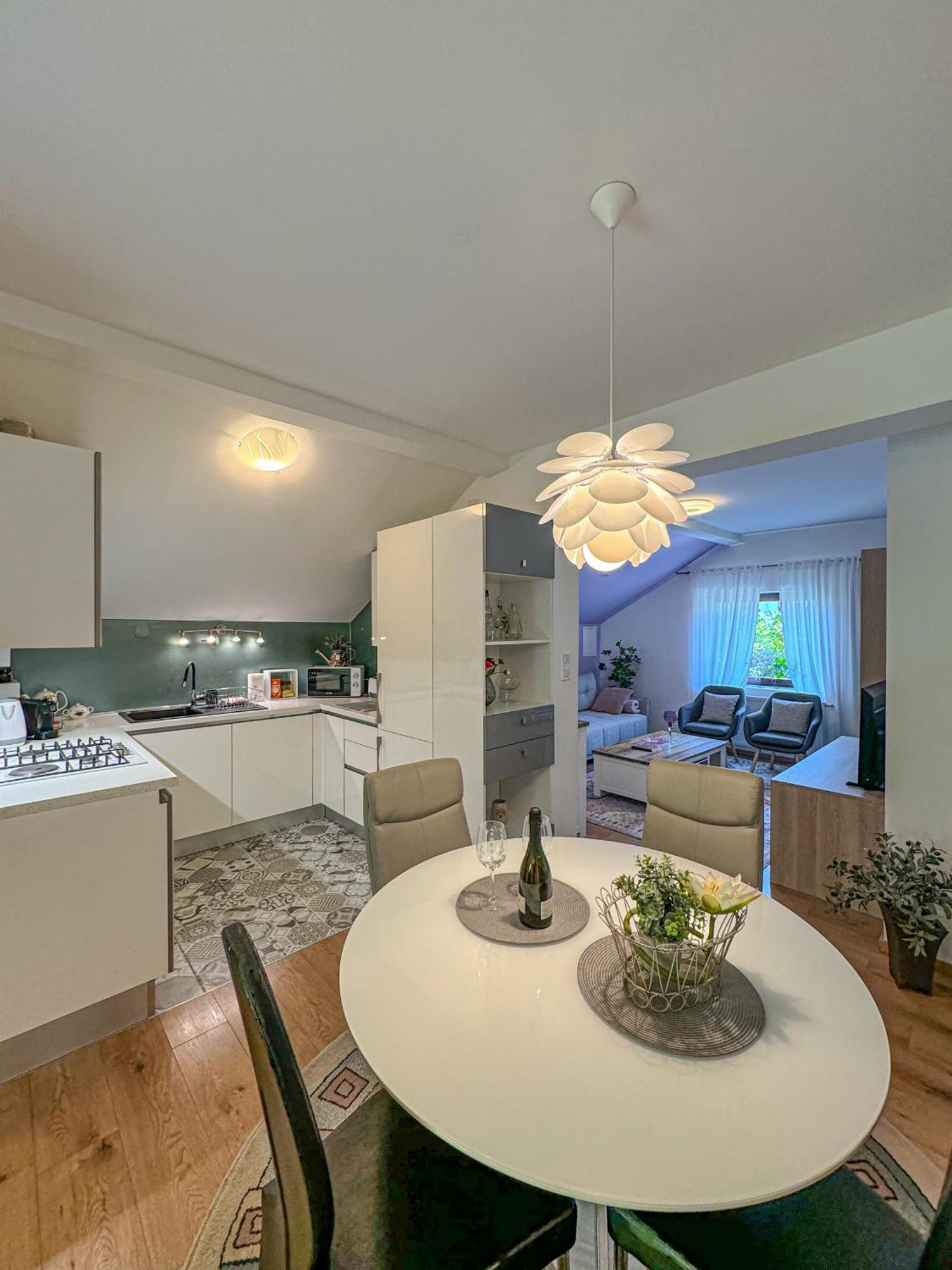 Apartman Mibel Загреб Экстерьер фото