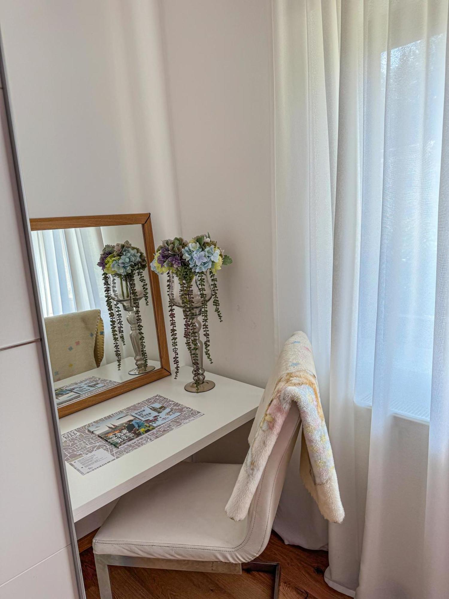 Apartman Mibel Загреб Экстерьер фото